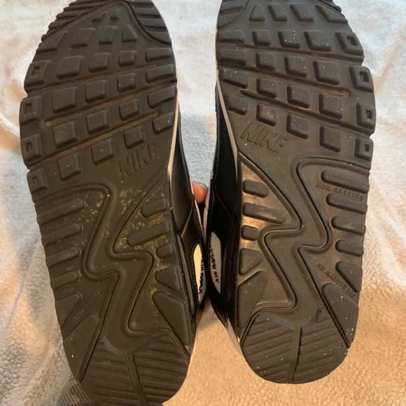 Boy’s 6.5Y Nike Airmax Excee - Picture 6 of 7